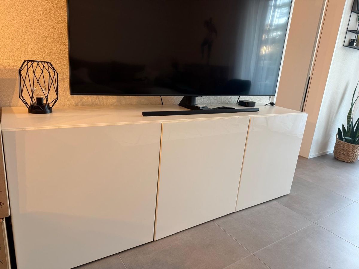 Kommoden: IKEA Besta Sideboard weiss Hochglanz – Gebraucht aus Zürich von aep_8mvj 1