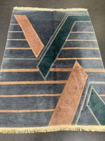 Nepal, Tibeter, moderner Teppich mit geometrischem Muster.