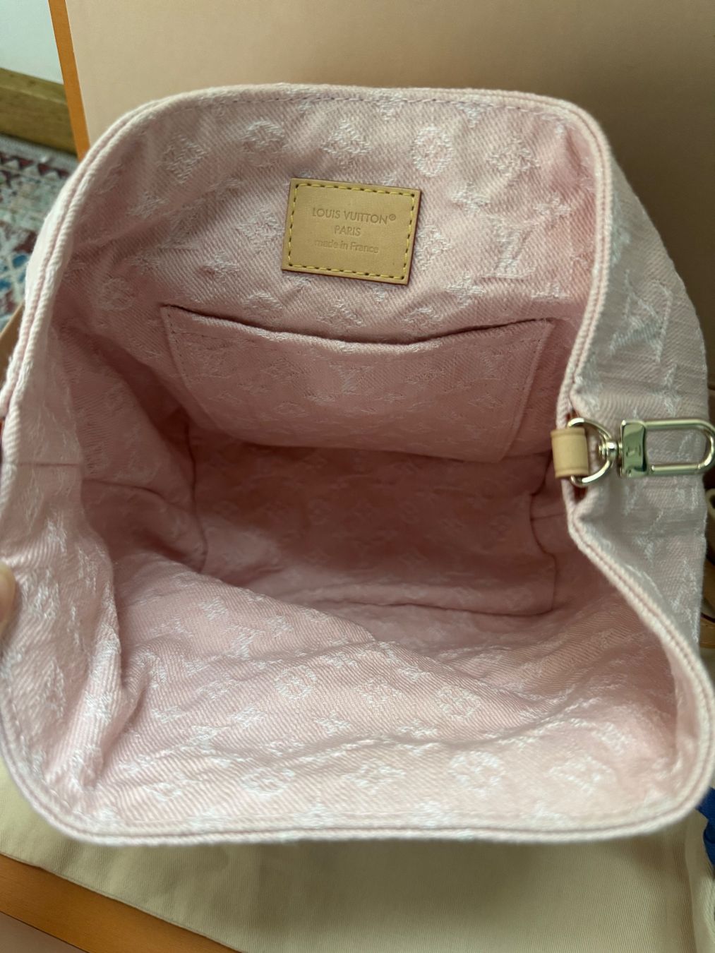 Louis Vuitton Zaini: Louis Vuitton Venice Denim Rosa Rucksack – Nuovo e nell'imballaggio originale da Riehen venduto da karolina3 5