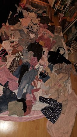 Kleiderpaket Mädchen 75 Kleidungsst.und 5 paar Schuhe