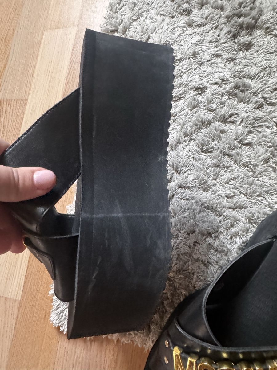 Damenschuhe: Moschino gr 38 – Gebraucht aus Münchenstein von By.gabriela.v 2