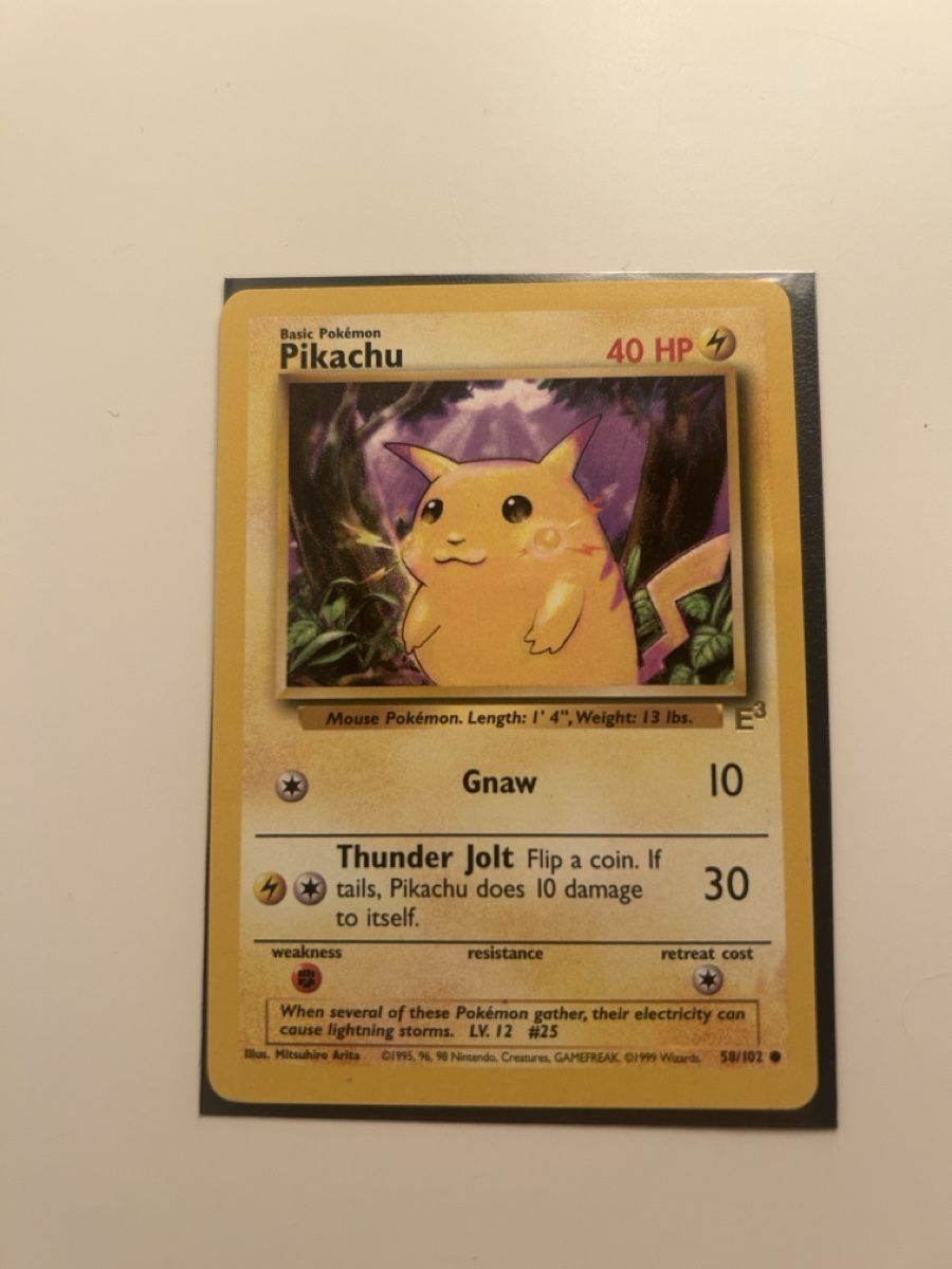 Pokémon Cartes à collectionner: Pokémon Pikachu Base Set E3 Stempel – D'occasion à Kestenholz par Norvik