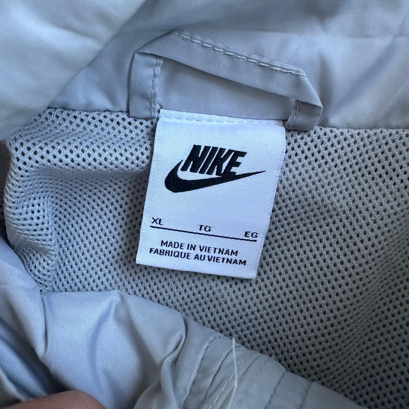 Nike Giacche: Nike Jacke grau Grösse XL – Usato da Bern venduto da TMYZ 2
