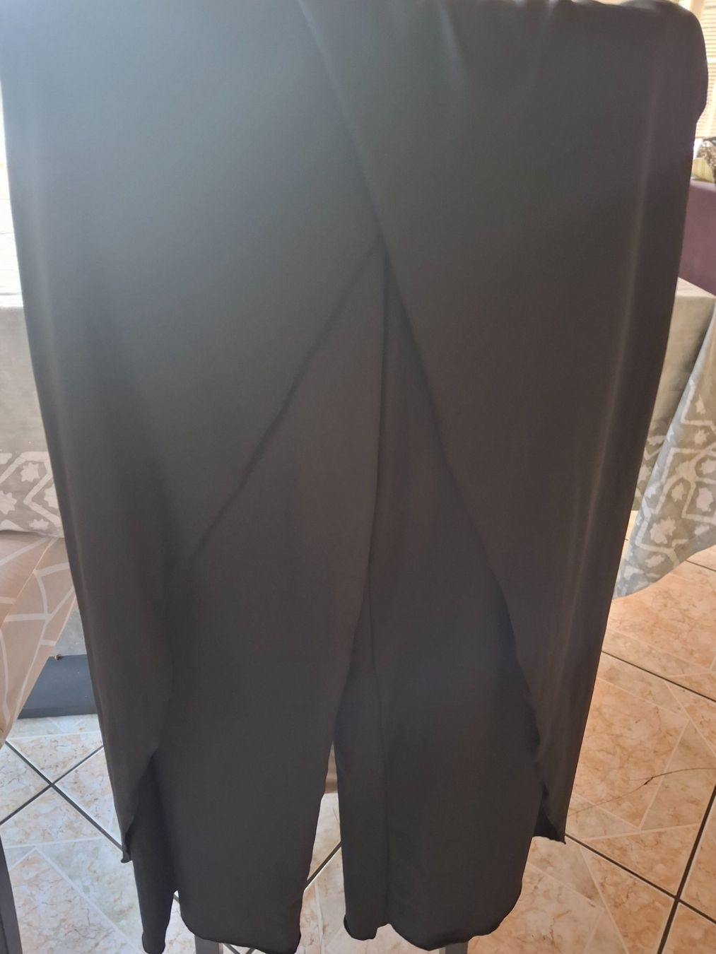 Pantaloni: Pantalon fluide taille élastique grandeur S 65% coton – Usato da Villiers venduto da san_jn5w 6