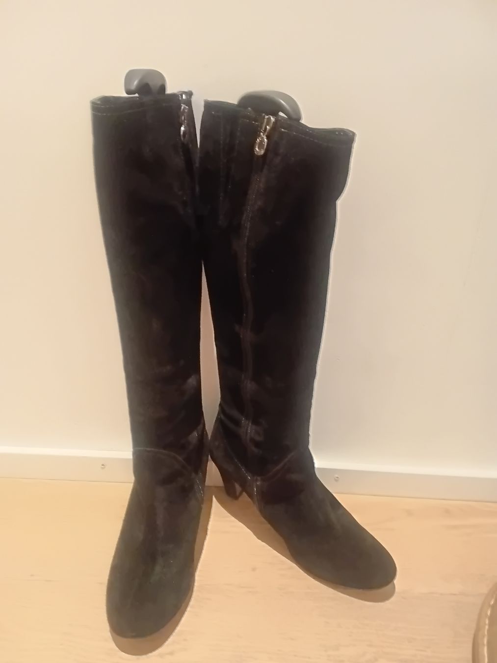 Damenschuhe: Black suede boots, Gr. 38, classy & super elegant! – Gebraucht aus Immensee von Gitter 1