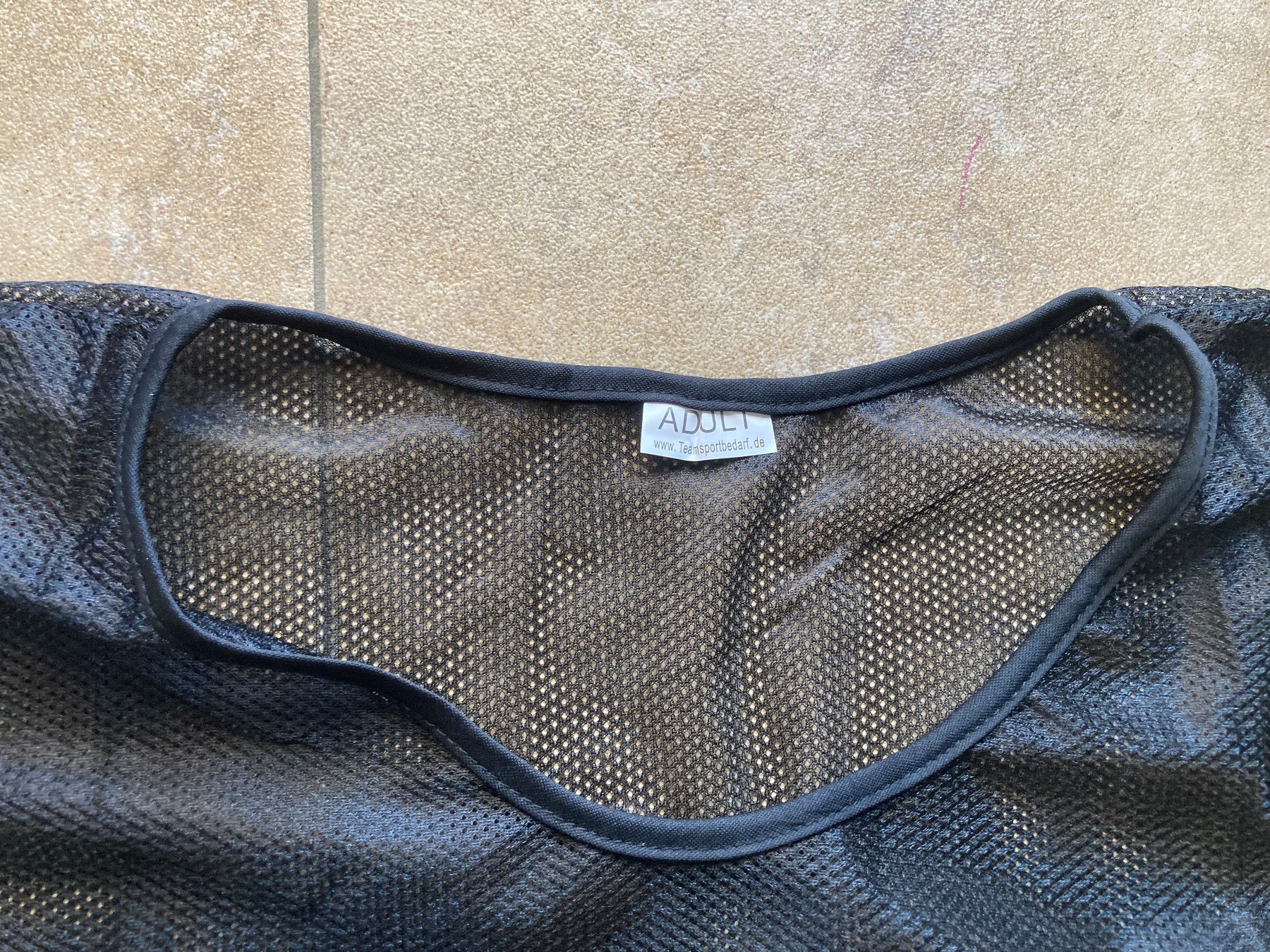 Canottiere & Pantaloni: Trainingsleibchen/Überziehtrikot 2x Erwachsene – Nuovo (secondo la descrizione) da Gelterkinden venduto da froggy80 1