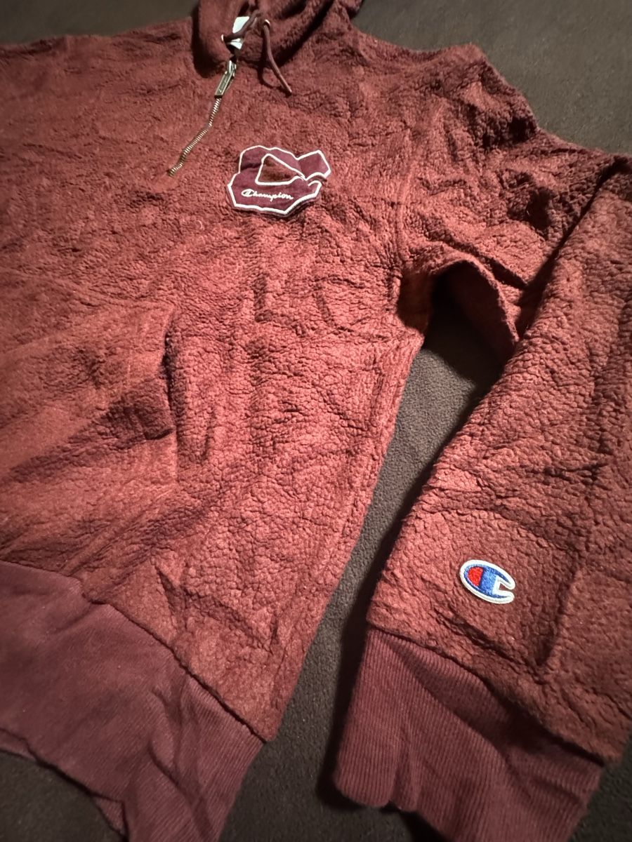 Champion Pullover & Sweatshirts: Sweat à capuche Champion bordeaux fermeture éclair M – Neu (gemäss Beschreibung) aus Cressier FR von per_95ld 1