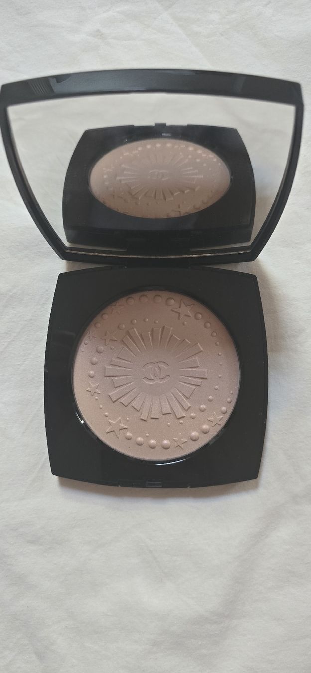 Chanel Make-up: Poudre Chanel neuve en édition limitée – Neu und originalverpackt aus Martigny von zin_y9tt 1