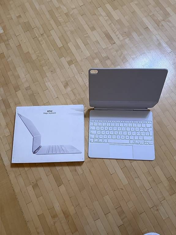 Tastaturen: original Apple iPad Magic Keyboard 13" Model A3340 – Gebraucht aus Scherzingen von polini42