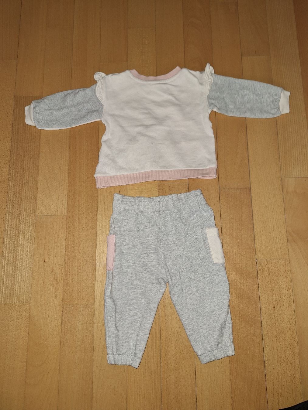 H&M Completi: Trainer von H&M in Gr. 68 – Usato da Oberrieden venduto da man_9tm2 1