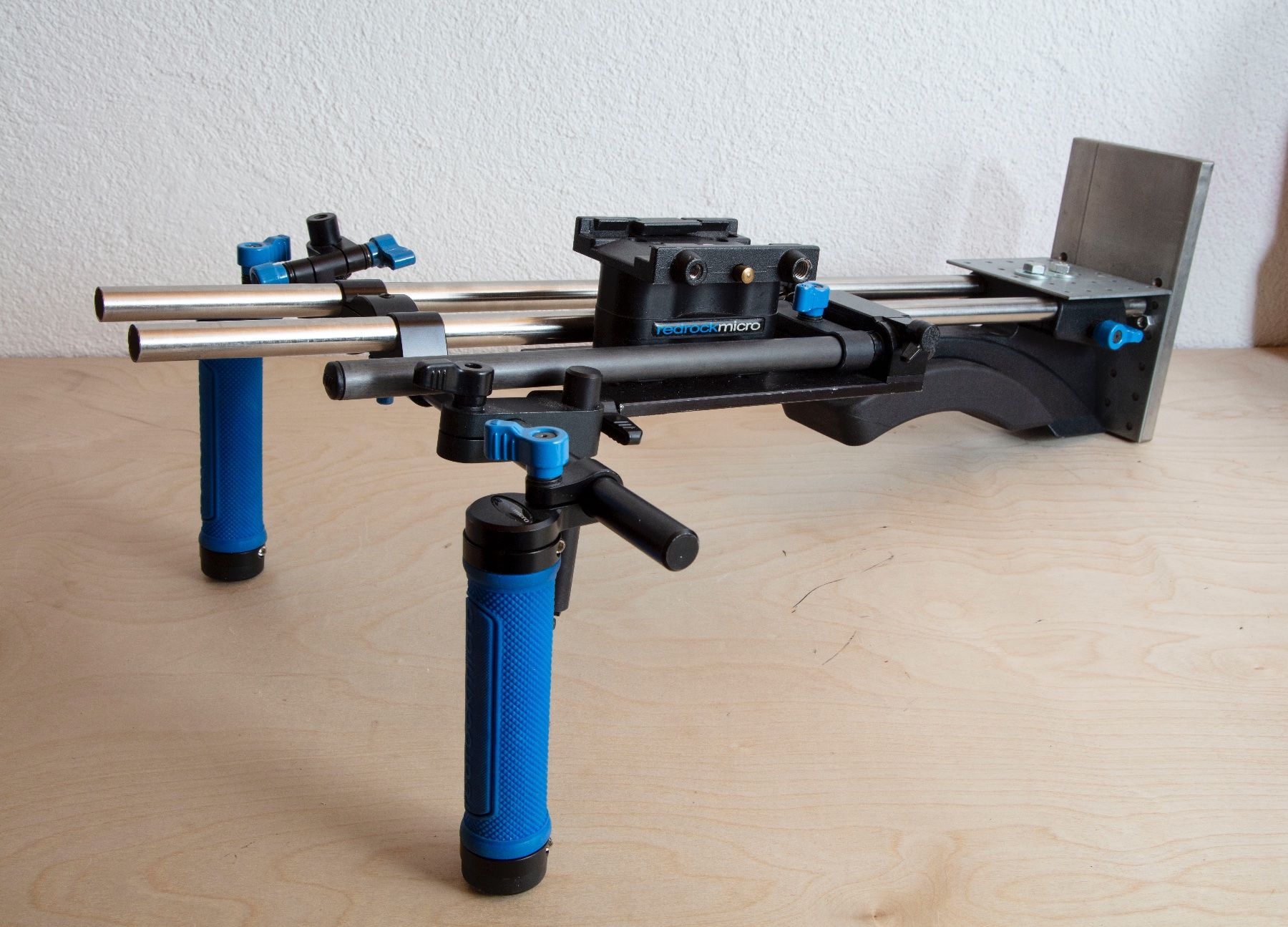 Sonstige Dekorationen & Accessoires: Video stabilisierend - Redrock Micro Schulter Kamera Rig – Gebraucht aus Oberbüren von Gameworden