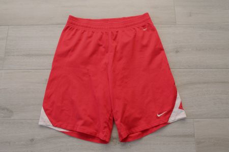 Short NIKE taille L