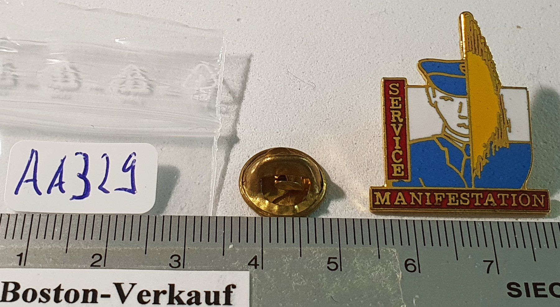 Placchette & Badge: AA329  Pin Service Manifestation Genf Securitas oder Polizei – Usato da Reinach BL venduto da Boston-Verkauf 1