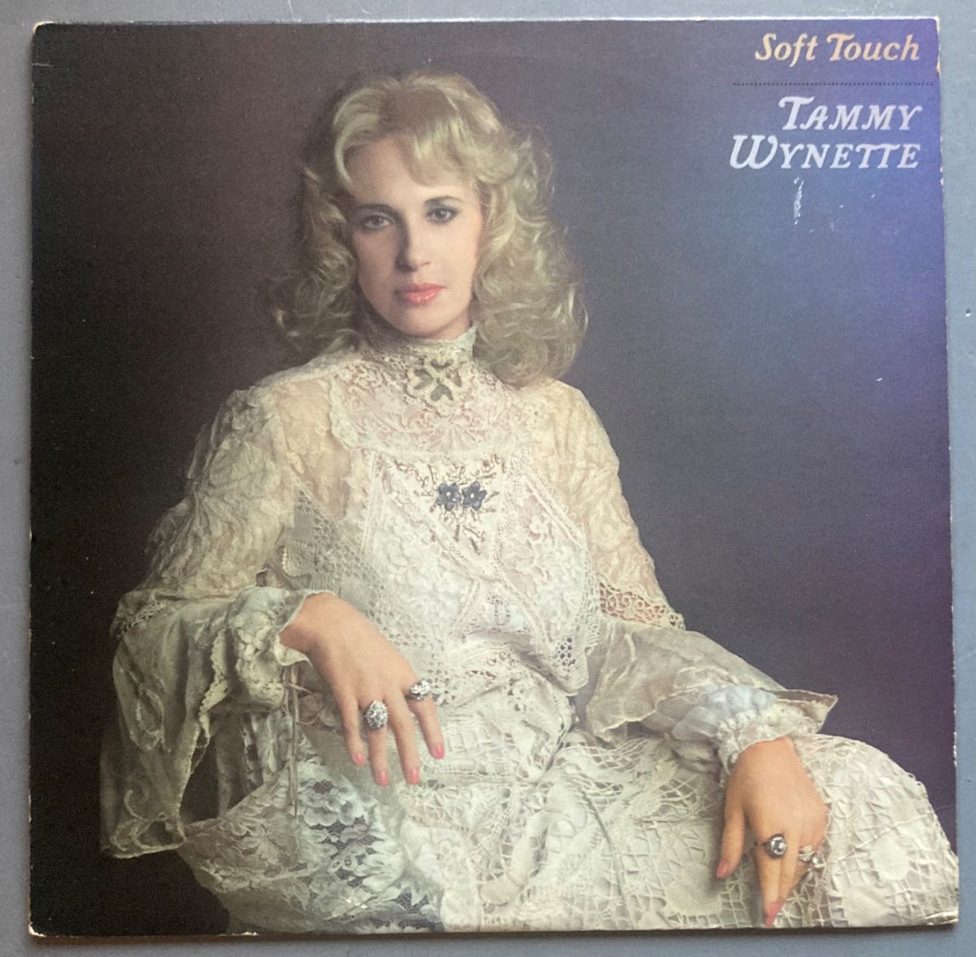 Vinyles: TAMMY WYNETTE - SOFT TOUCH – D'occasion à Poliez-Pittet par Newtown-Records