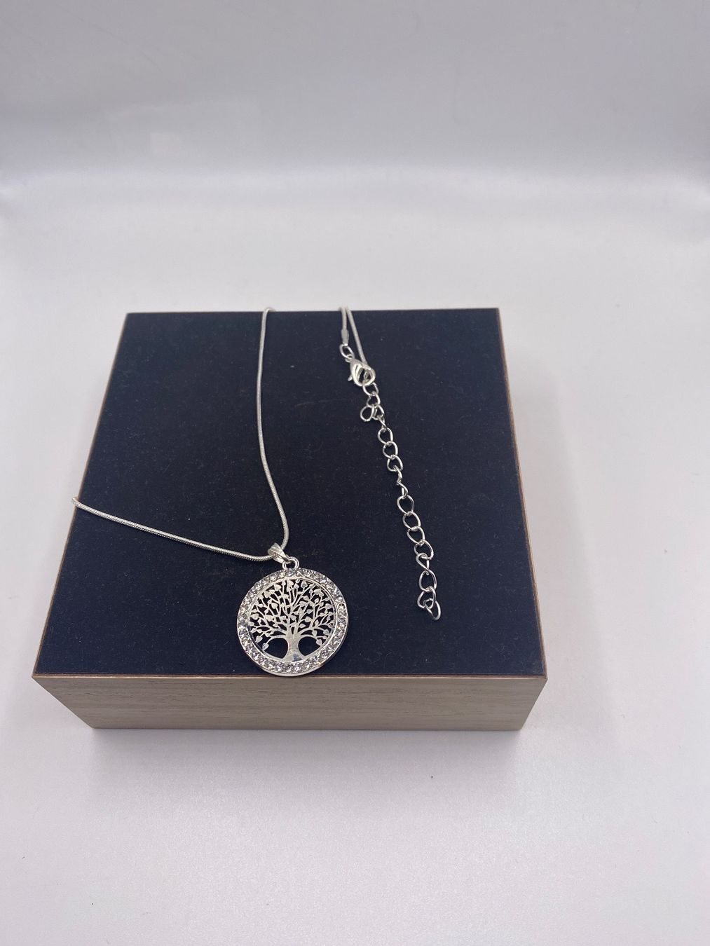 Catenine: Collier arbre de vie couleur argent – Nuovo (secondo la descrizione) da Chamoson venduto da Pince26 2