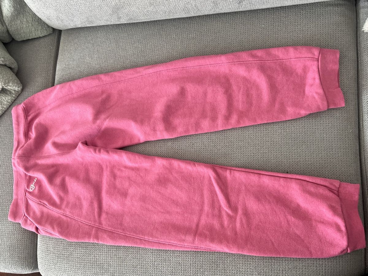 Pantalons: Rosa Jogginghose Grösse 122 – D'occasion à Thun par Siladi 2