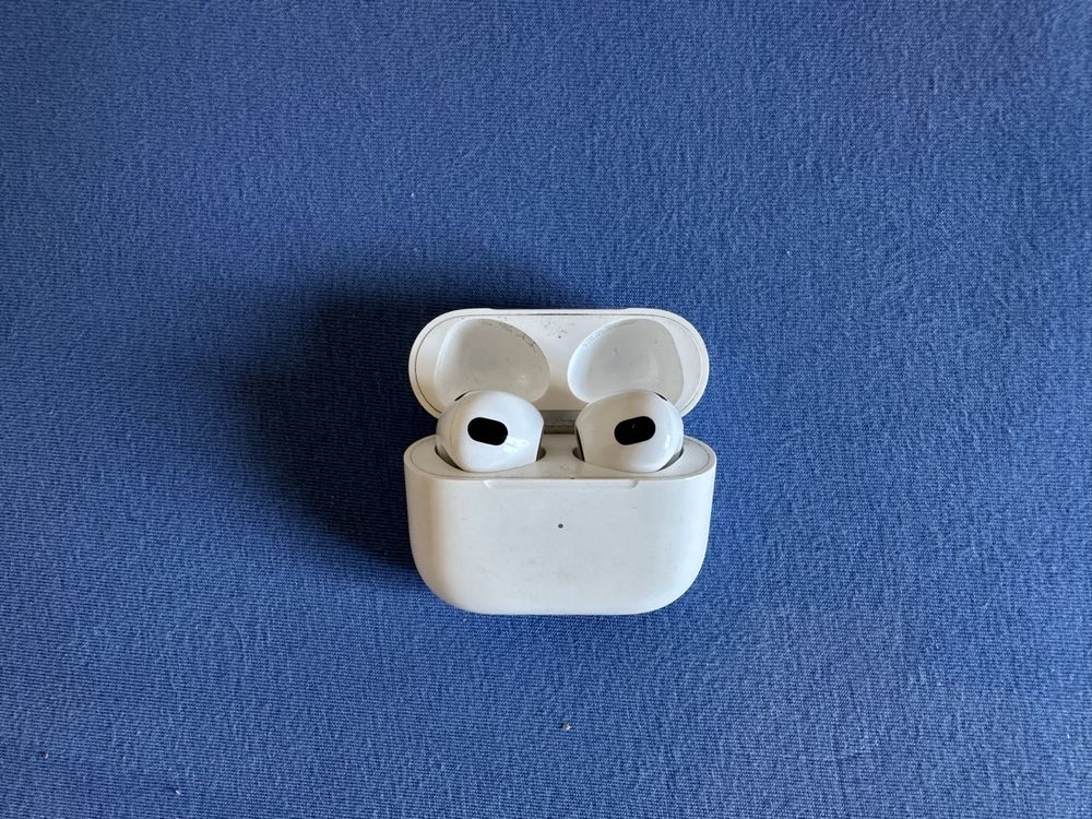 AirPods 3 2