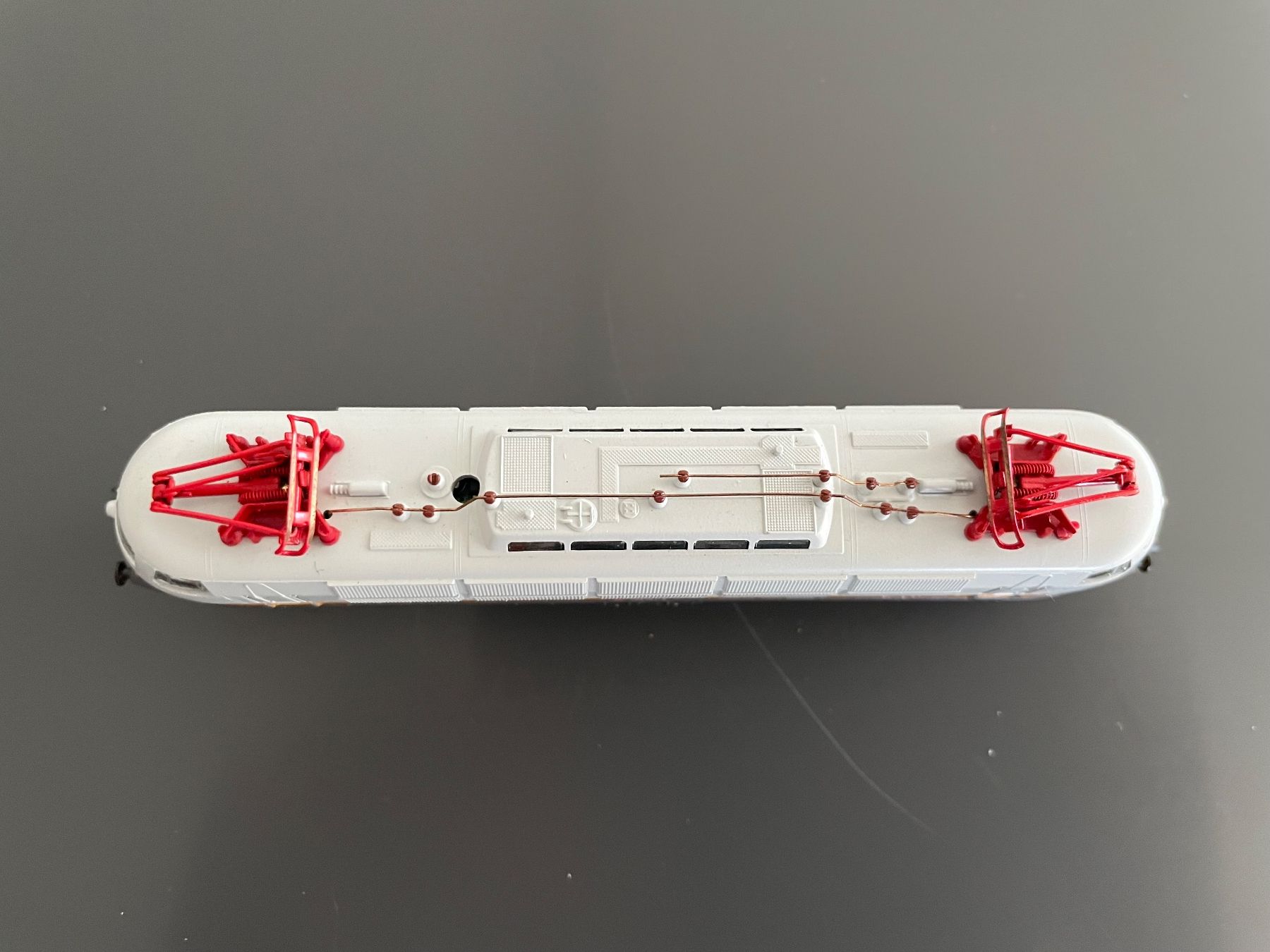 Arnold Modellini di ferrovie: Arnold Spur N 2354 E Lok Lufthansa – Usato da Rorschach venduto da Karotten 2