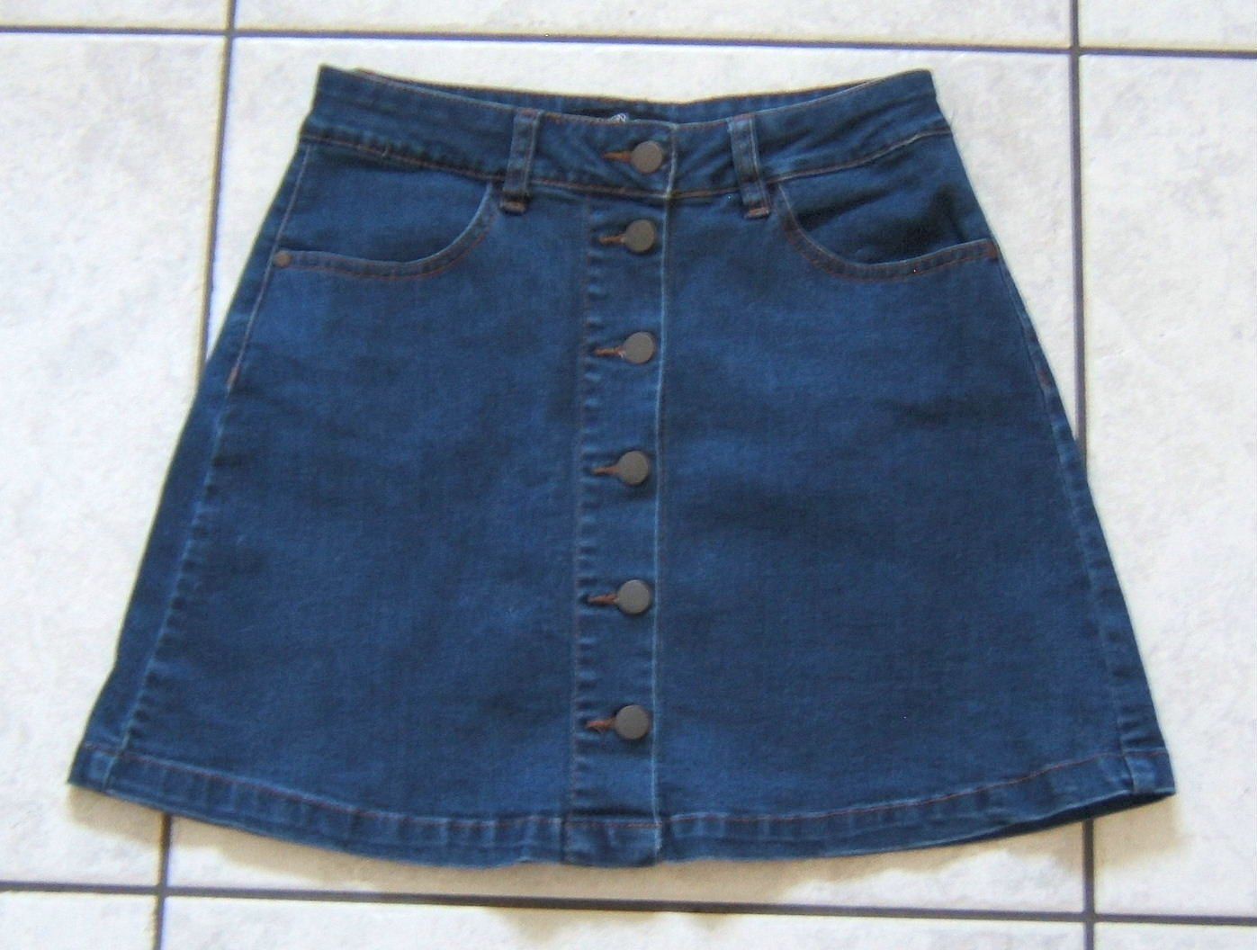 Lots de vêtements: 2 PAAR SHORTS / JEANSROCK / FREIZEITHOSE – D'occasion à Brunnen par Nonne04 2