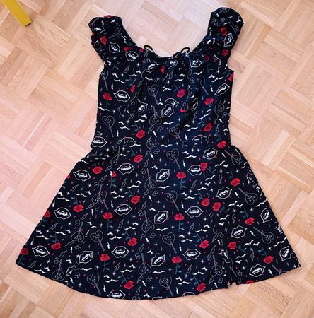 Hell Bunny Kleid mit Rosen M Gothic Halloween 