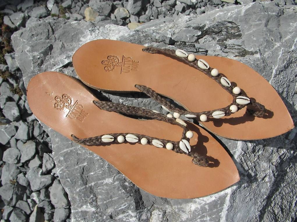 Damenschuhe: Sandalette mit Müscheli – Gebraucht aus Oberwil-Lieli von 2feelfree 1