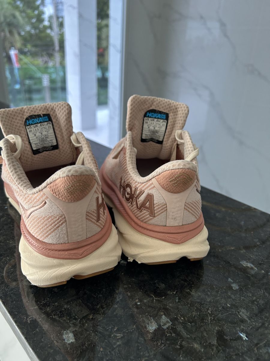 Damenschuhe: Hoka running shoes  – Gebraucht aus moosseedorf von Tannaz.k