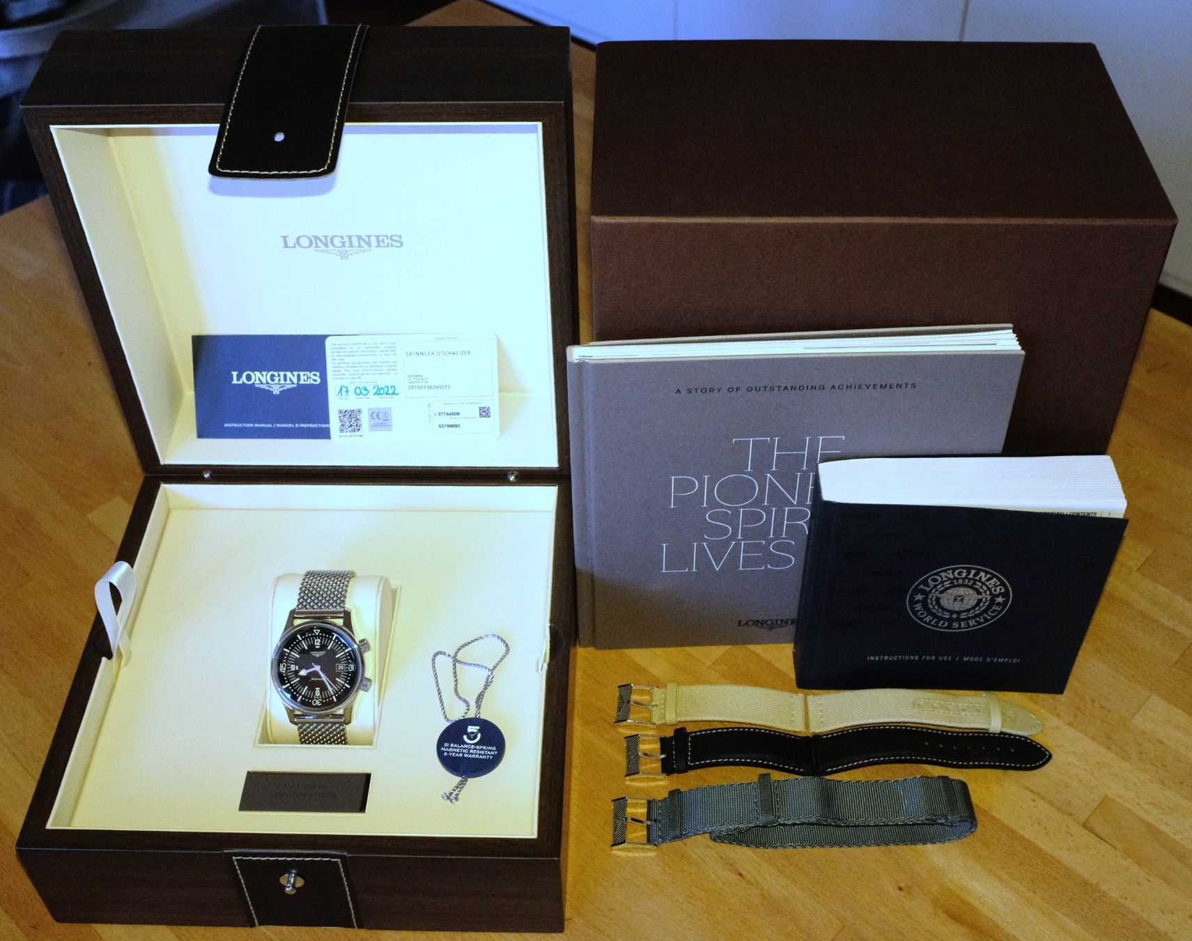 Longines Orologi: Longines Legend Diver 42mm, plus 3 Original Longines Straps – Usato da Basel venduto da catcatdog 9