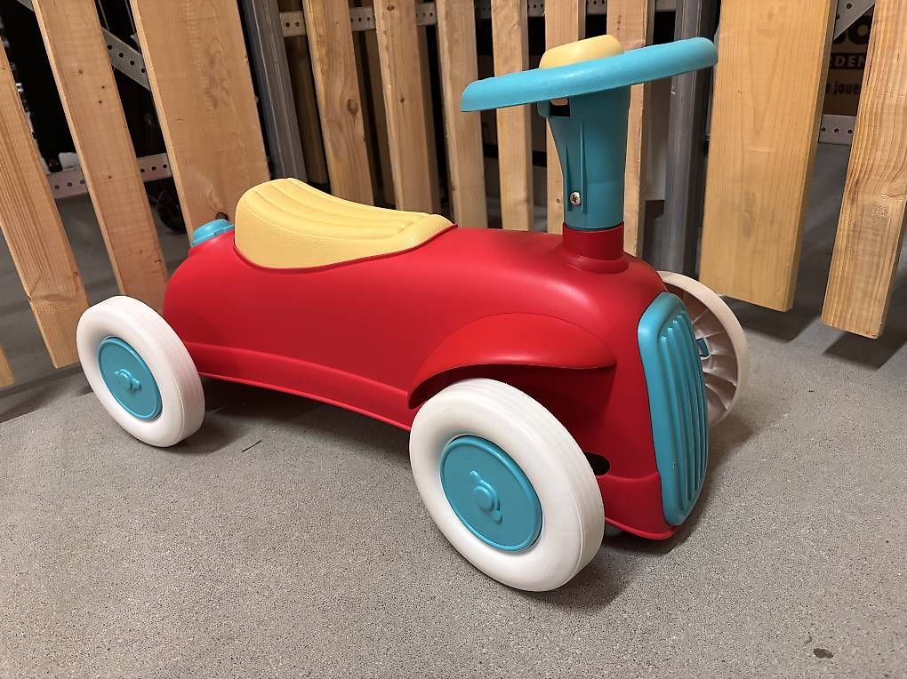 Fahrzeuge für Kinder: Kinder Auto – Gebraucht aus Zürich von vendotodito