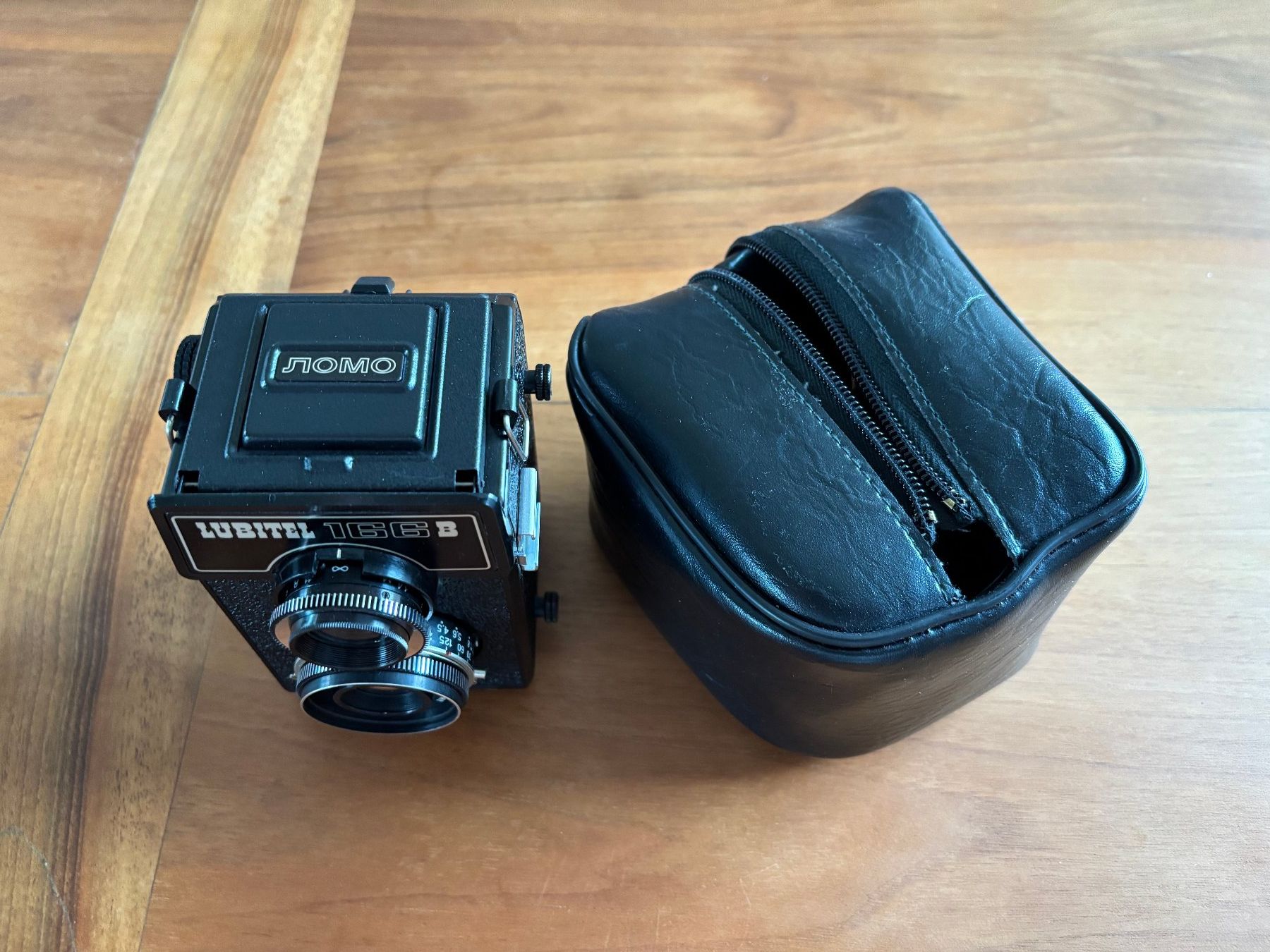 Lomo Fotocamera: Lomo Lubitel 166B 6x6 Mittelformat TLR – Usato da Bern venduto da benzofat 2