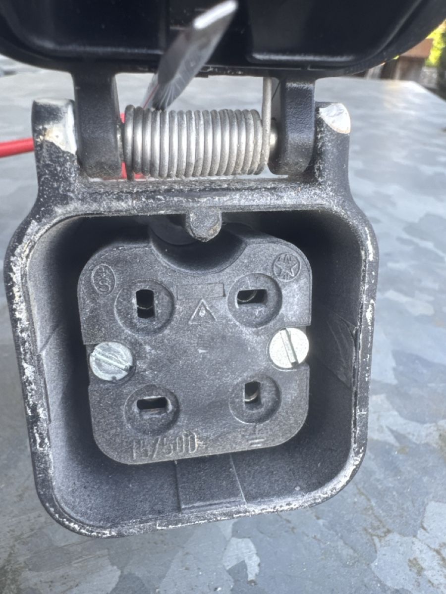 Stecker: Steckdose Aufputz T30 4Polig – Gebraucht aus Grossaffoltern von Mr._White