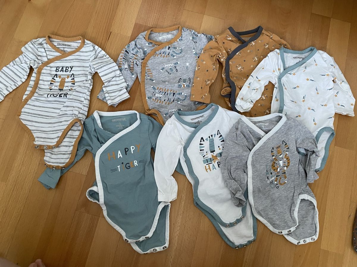 Lotti & Set di vestiti: Lot de 7 bodies - 3 mois  – Nuovo (secondo la descrizione) da Villars-sur-Glâne venduto da mel_6q5w