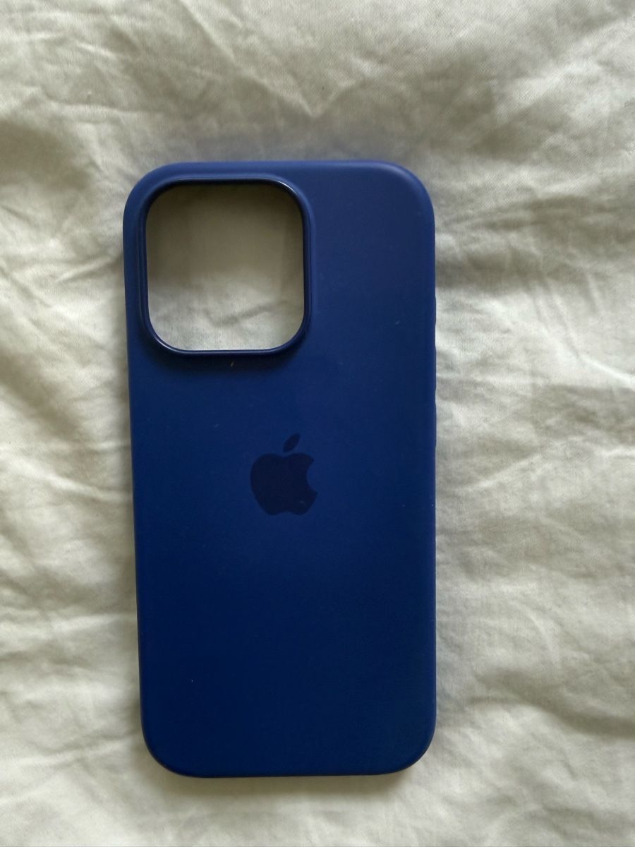 Apple Covers & Schutzfolien: Apple iPhone 16Pro Hülle Blau – Gebraucht aus Basel von zuchetti