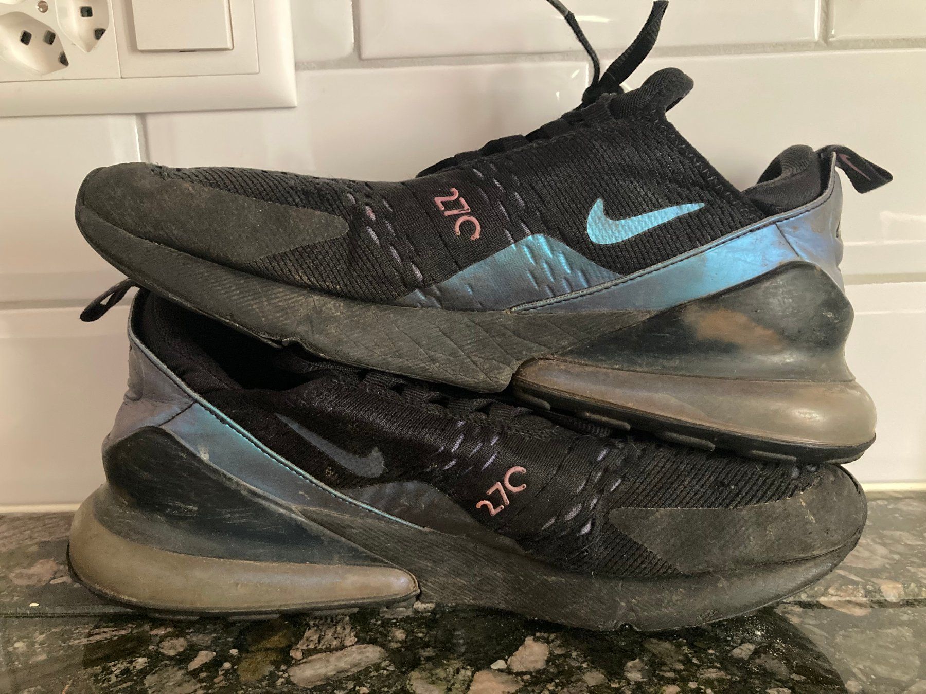 Nike Herrenschuhe: Nike Air Max 270 - Throwback Future - 44 Eur 10Us – Defekt aus St-Ursanne von ApY_74 3