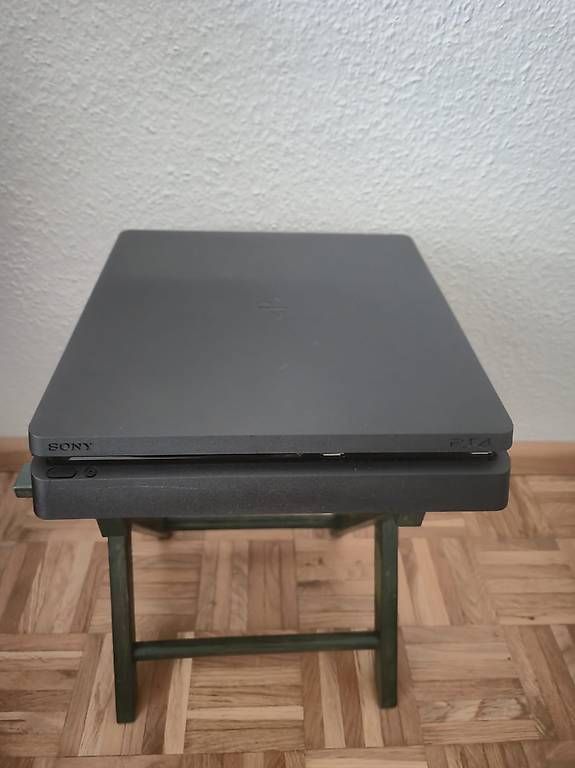 Sony Consoles: PlayStation 4 Slim 500 GB – D'occasion à Pratteln par SuperMario012