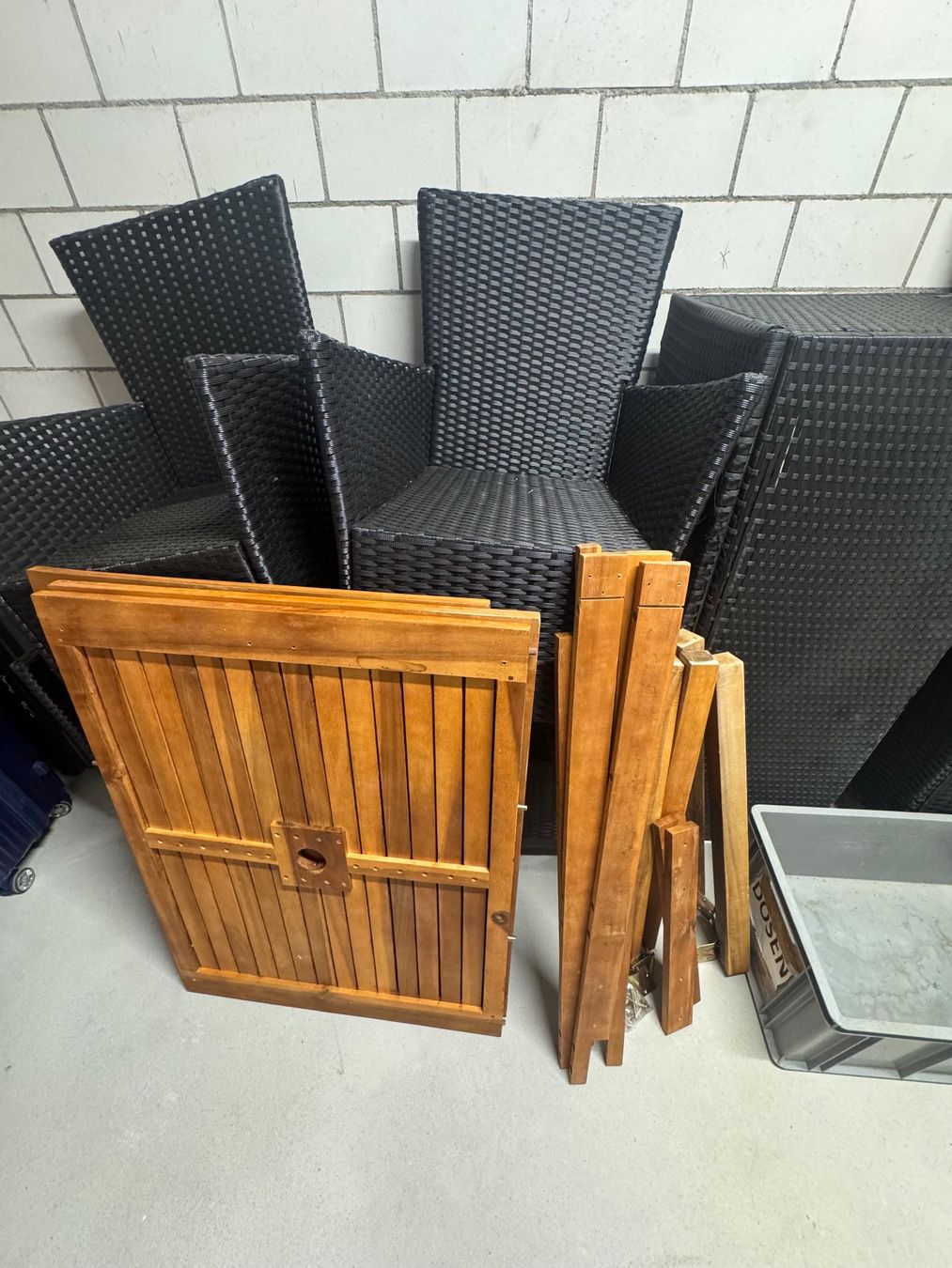 Tischset: Gartentisch Set mit 8Stühlen – Gebraucht aus Frauenfeld von fer_25n7