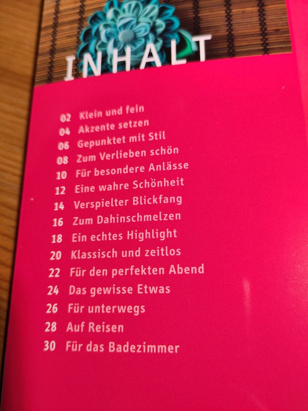 Bücher: Handarbeitsbuch Kanzashi – Gebraucht aus Bülach von Tiefschlaflos 2