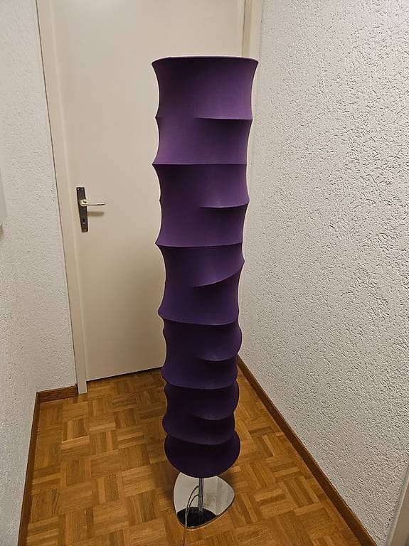 Lampade: Stehlampe mit 2 Farben – Usato da Luzern venduto da J.Co 3