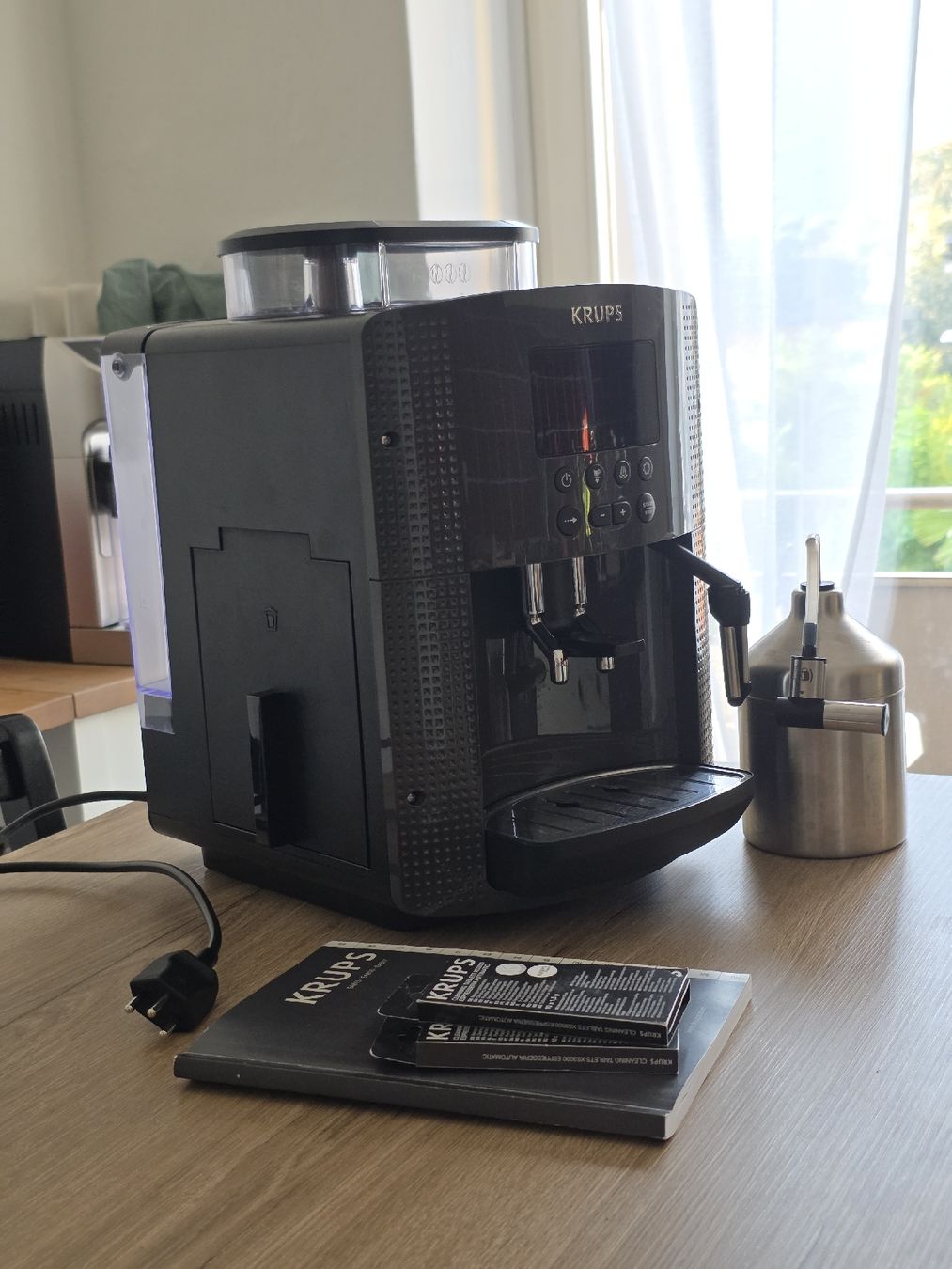 Krups Macchine per caffè & Macchine per espresso: Macchina caffè Krups con kit auto-cappuccino e kit pulizia – Usato da Bellinzona venduto da midele