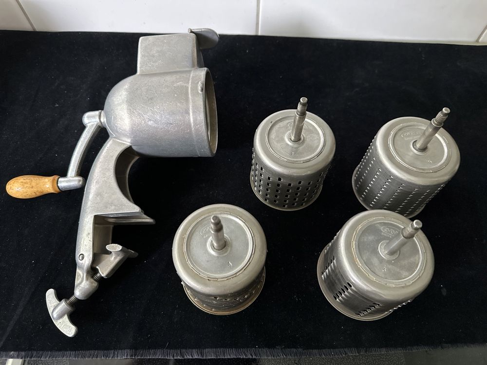 Vintage - Zyliss - Raffel mit 6 verschiedenen Trommeln (Gebraucht) in ...