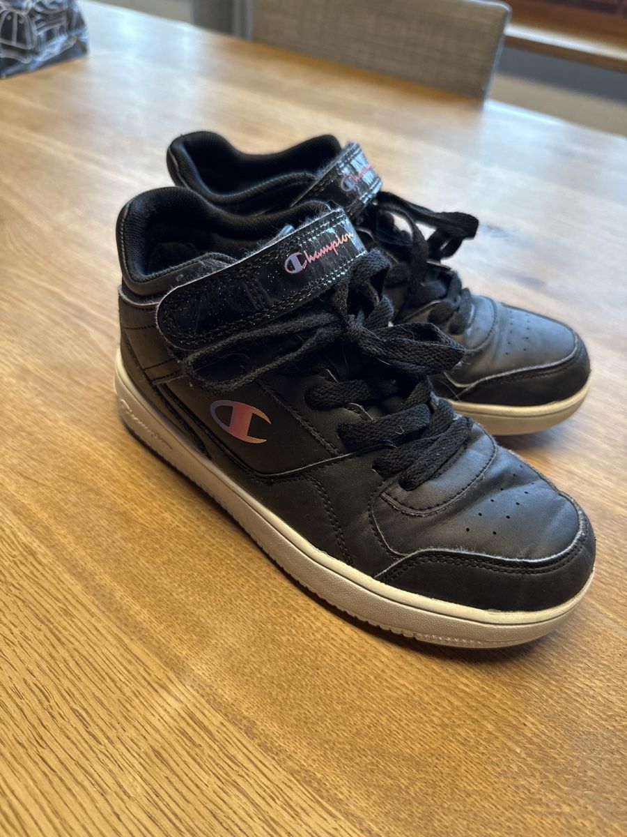 Champion Scarpe per ragazze: Sneaker Champion Mädchen Gr. 35 – Usato da Rohr b. Olten venduto da -FaLu-
