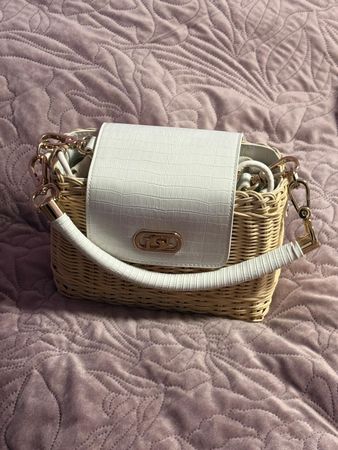 Schöne Handtasche neu