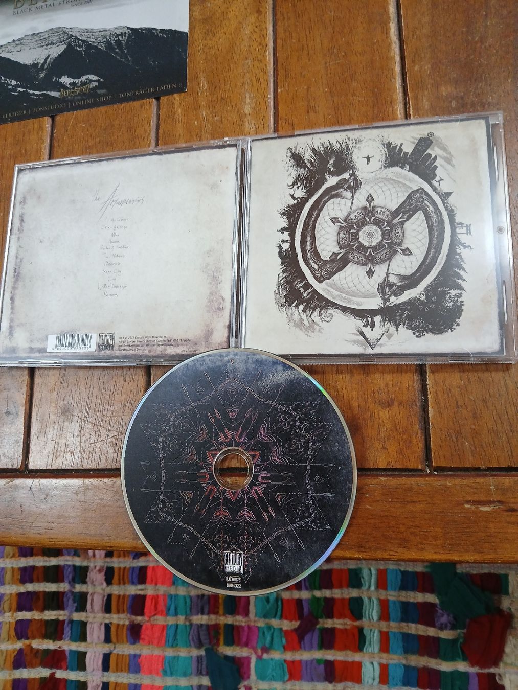 CD: monuments- the ama... – Usato da St-Cergue venduto da VeganWarrior