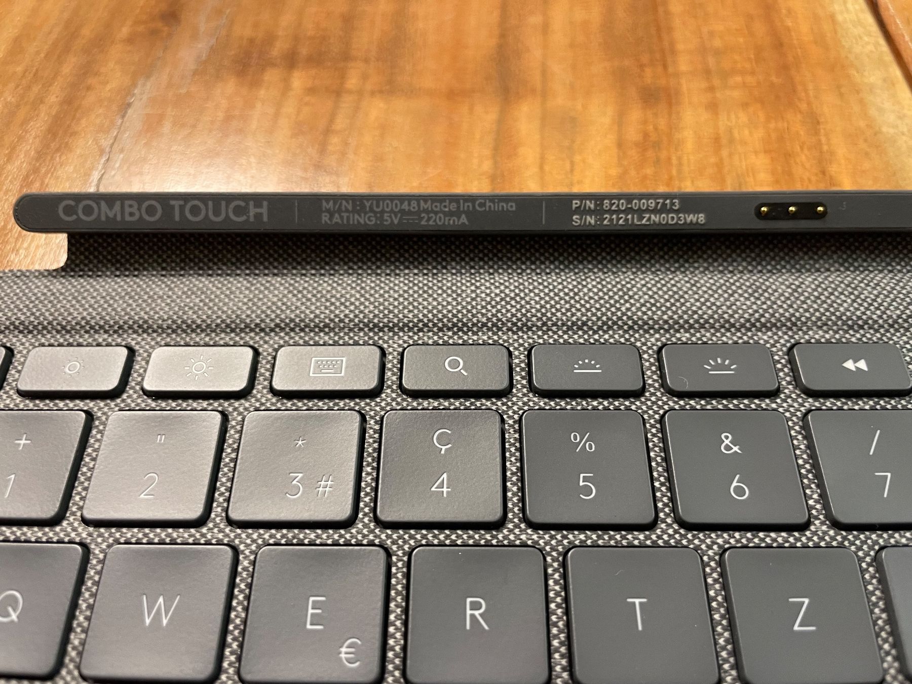 Logitech Tastiere: Logitech Combo Touch Tastatur iPad grau – Usato da Bassersdorf venduto da natischwarz 1