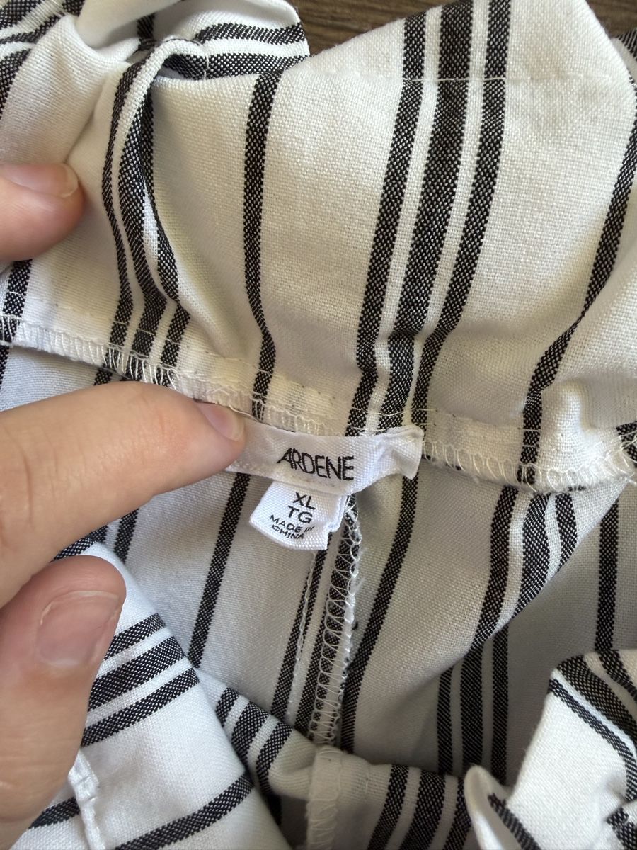 Pantaloni: pantalon élastique été  – Usato da Sion venduto da tatiana.1508 1