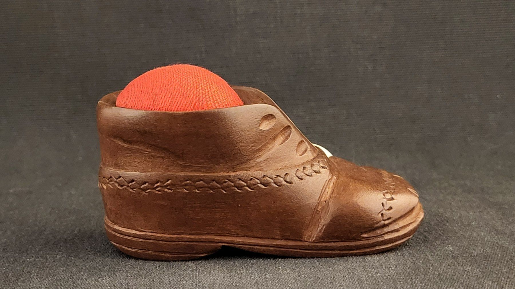 Statuette: Brienzer Schnitzerei Schuh "Guufeküssi" – Usato da Basel venduto da spinne02 2