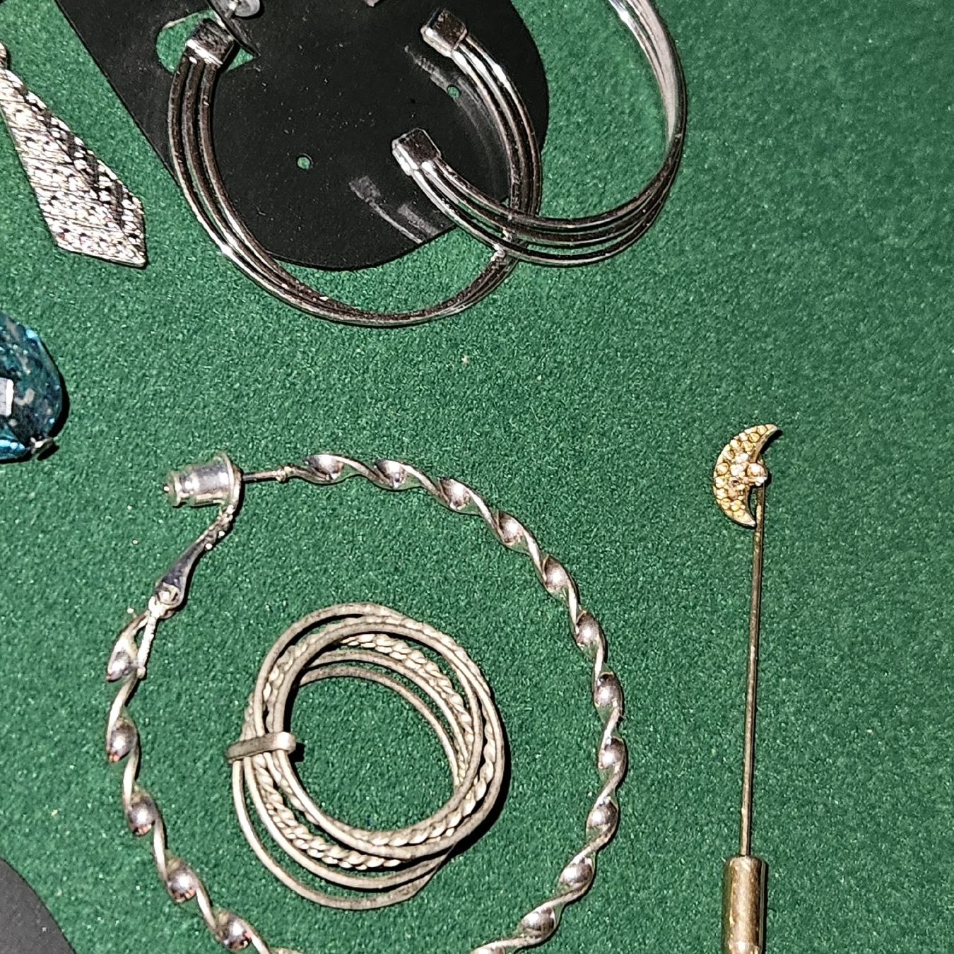 Altri gioielli: Schmuck-Konvolut, Ohrringe, Broschen, Modeschmuck, Silber, – Usato da Kriens venduto da gra_fhn7 5