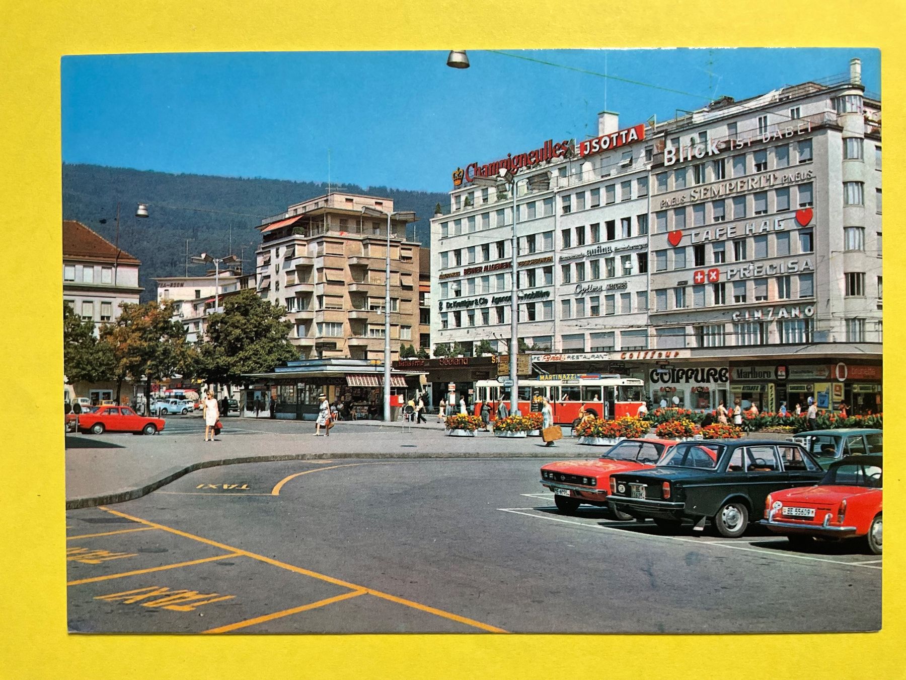 Cartoline postali: AK Biel Bienne Bahnhofplatz – Usato da Zürich venduto da tol_b7c7