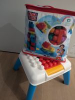 Mega Bloks tisch und bausteine