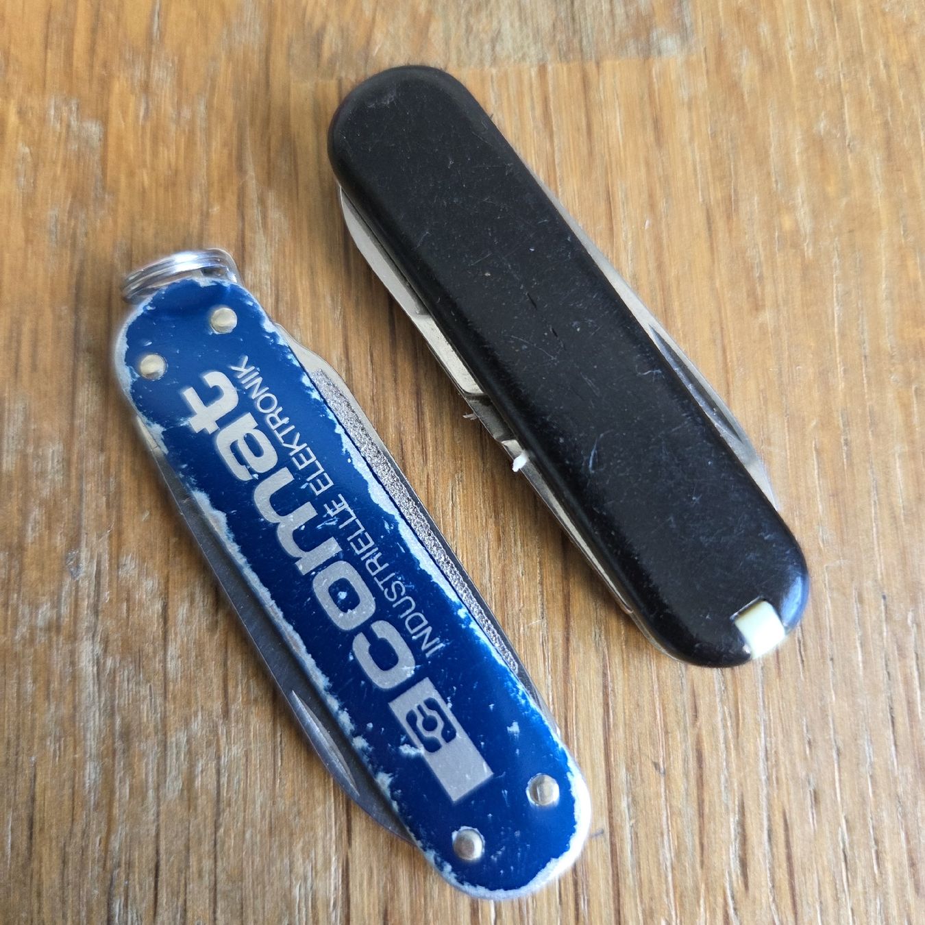 Victorinox Coltelli tascabile: 2 Taschenmesser Victorinox  – Usato da Stans venduto da Ducati16 2