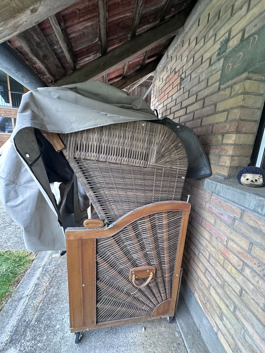 Chaises longues: Gemütlicher Strandkorb mit Rollen – D'occasion à Walperswil par Debjj 3